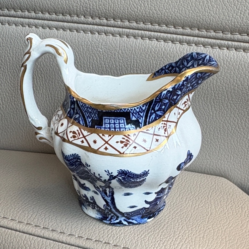 Booths “Real Old Willow”Blue and White Creamer Jug made in England Marked A8025